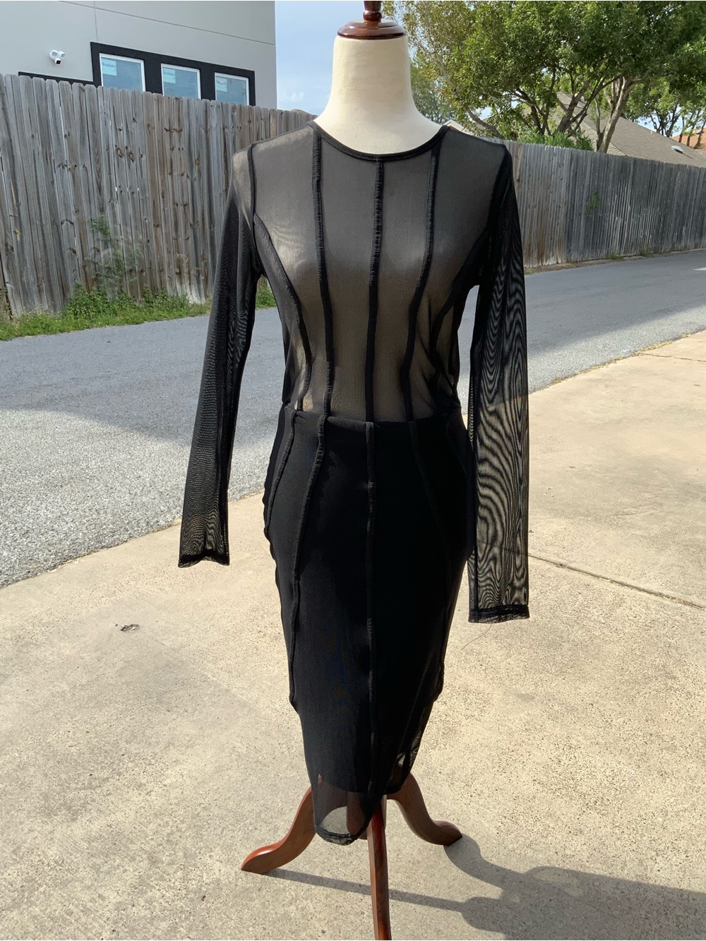 New with tags Dress House Black Sheer Mesh Long Sleeve Midi Dress Women’s Large